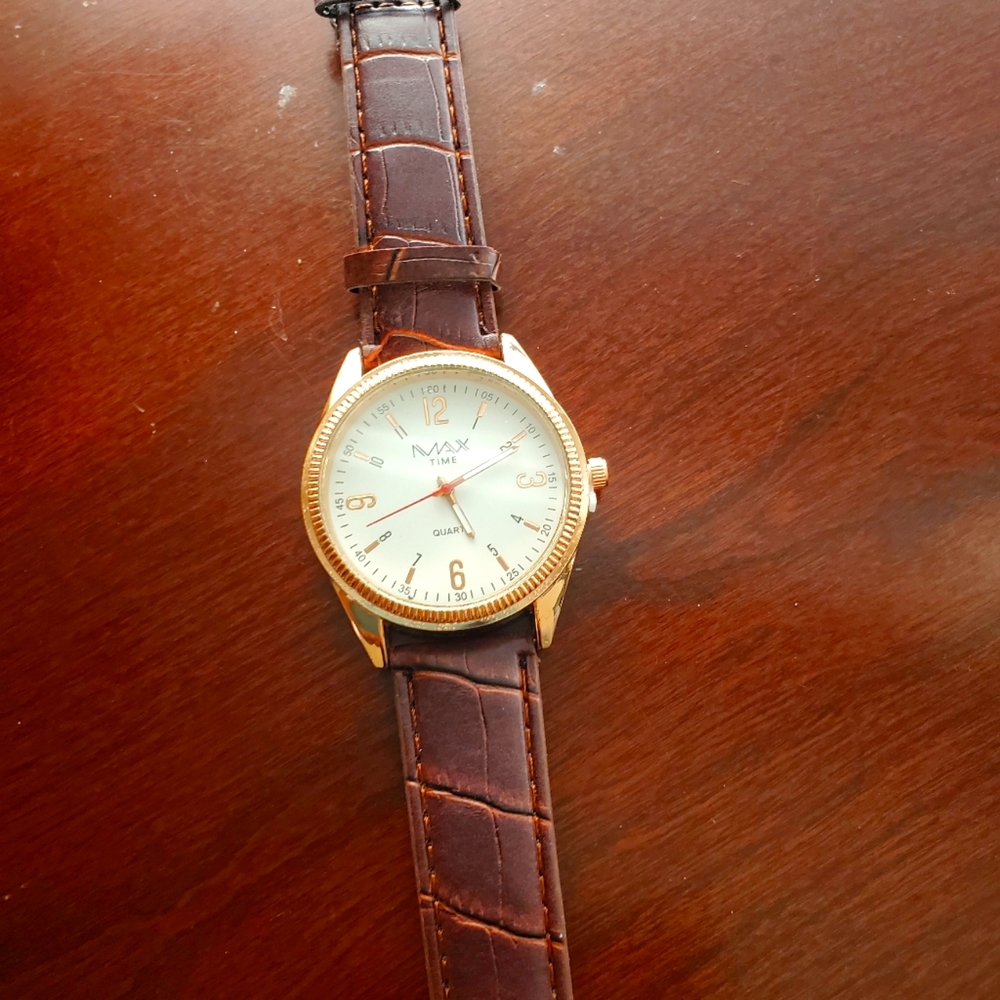 NEW WATCH.  ELEGANT QUARTIZ